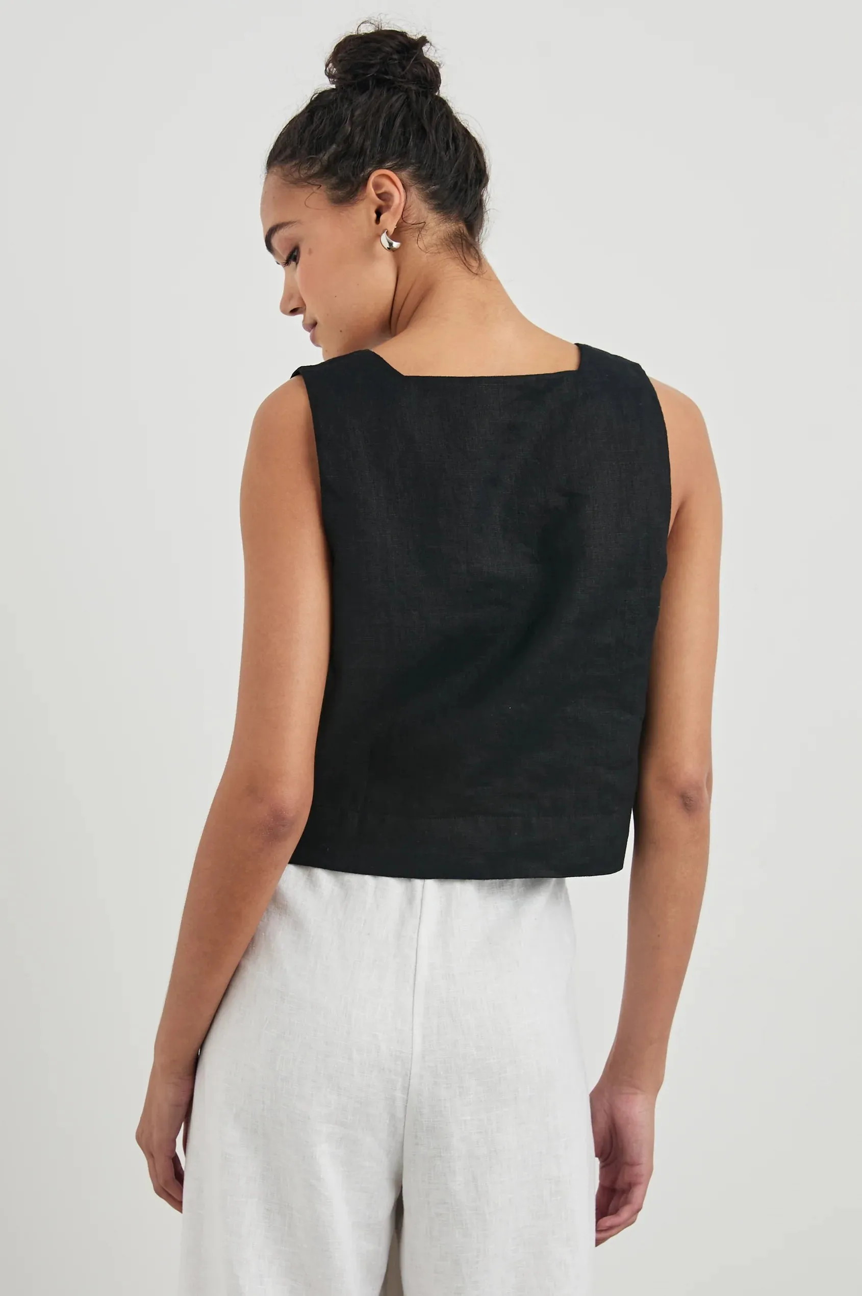 Akira Top Everyday Casual Look