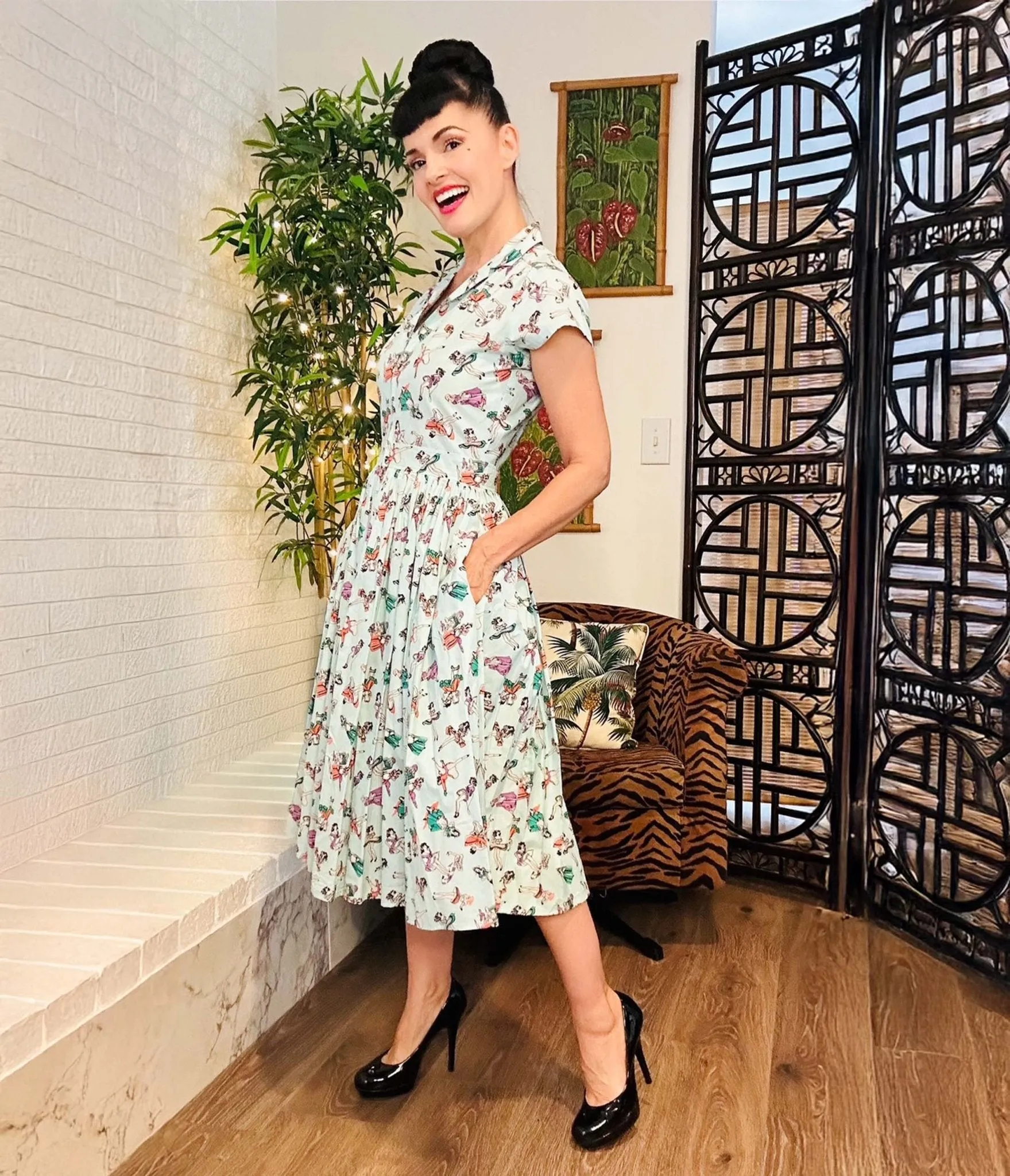 Bernie Dexter Pin-Up Girl Print Fit & Flare Dress Casual Everyday Look