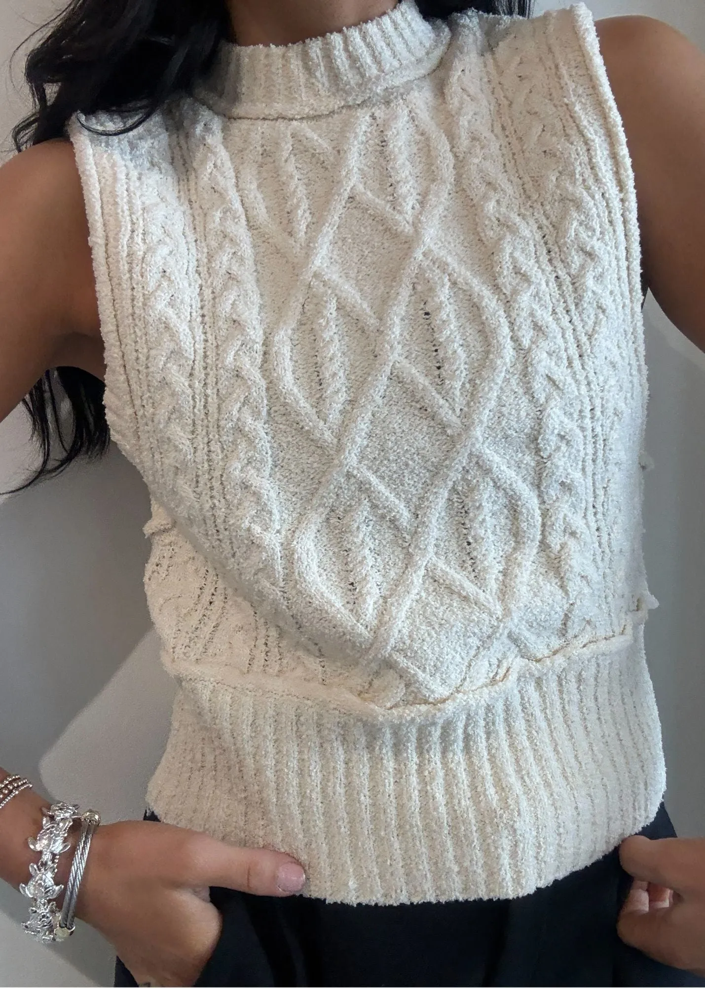 Florence Sweater Vest Everyday Casual Look