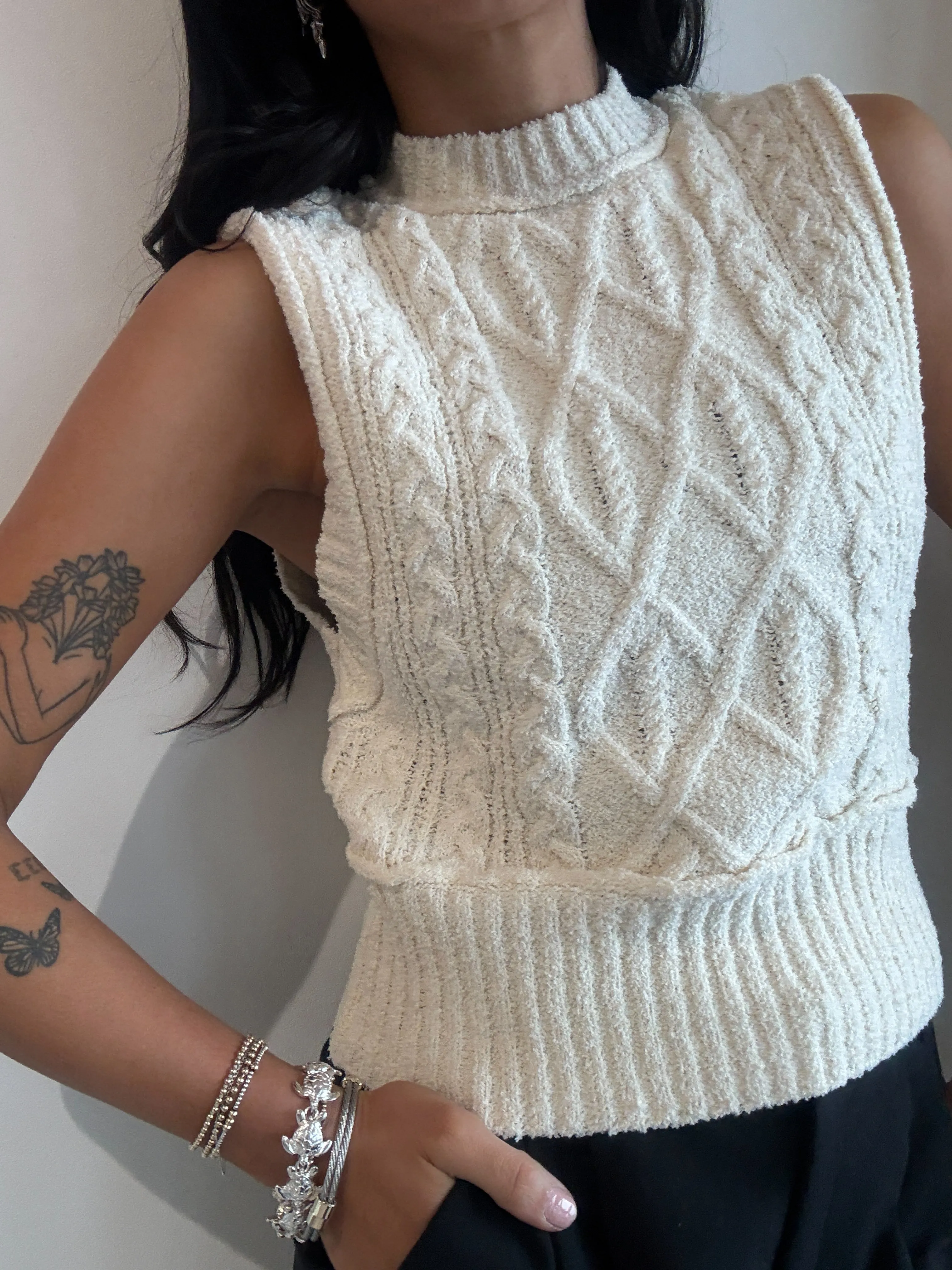 Florence Sweater Vest Everyday Casual Look