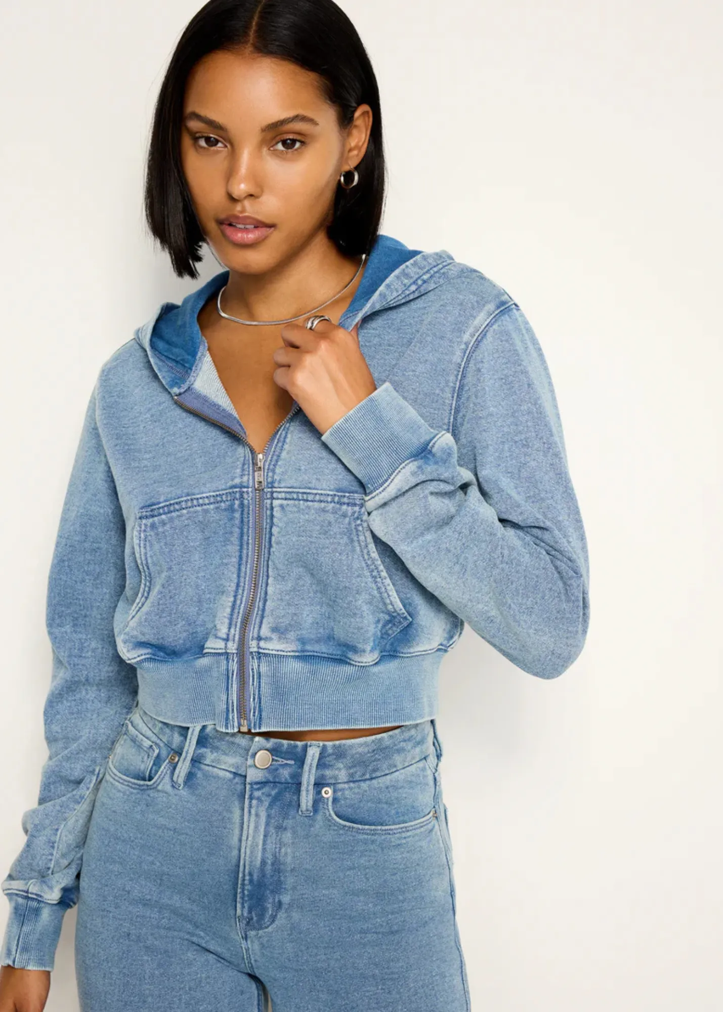 Jeanius Cropped Zip Hoodie Everyday Casual Look