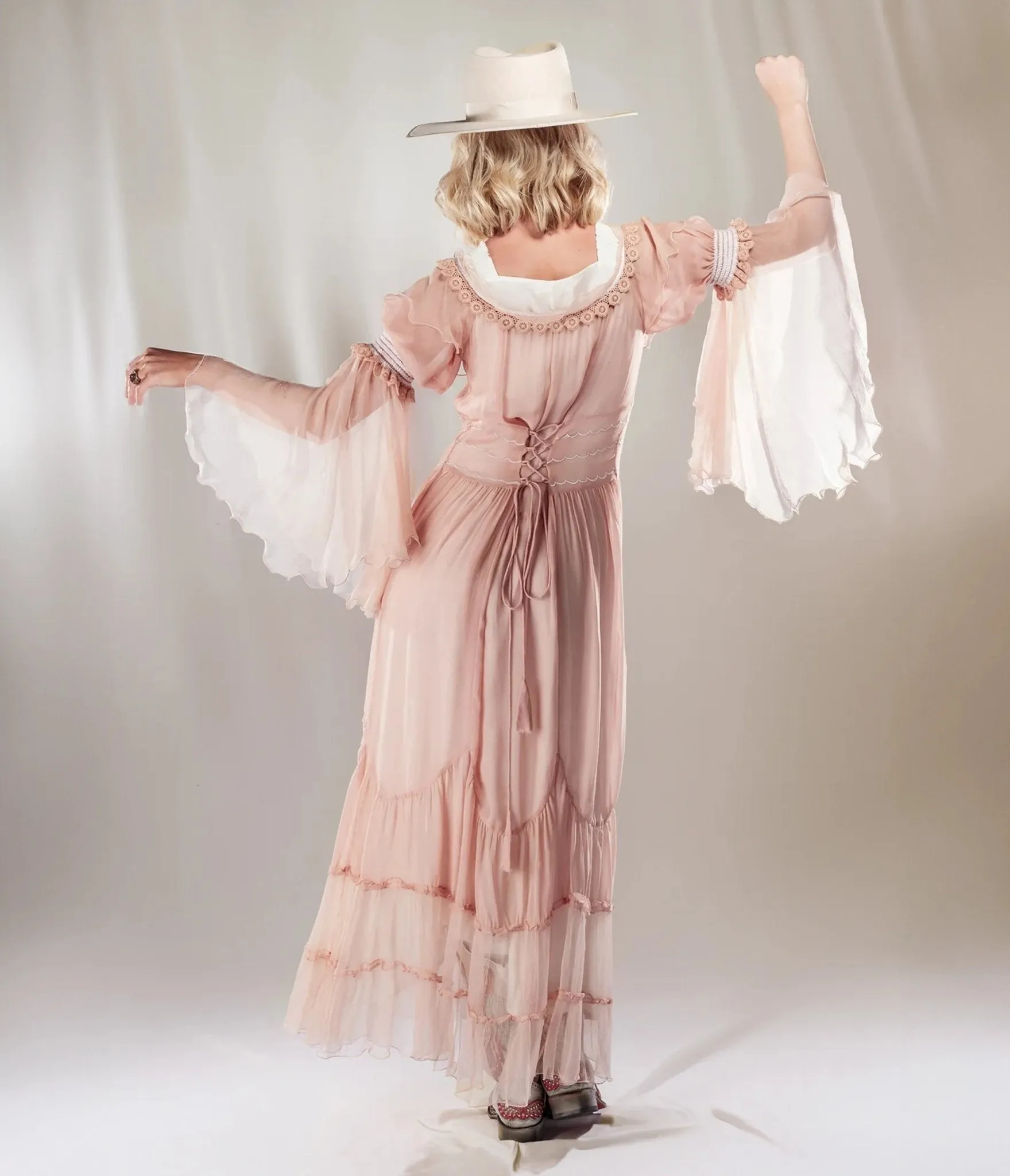 Nataya Dusty Rose Desert Lila Dress Party Look