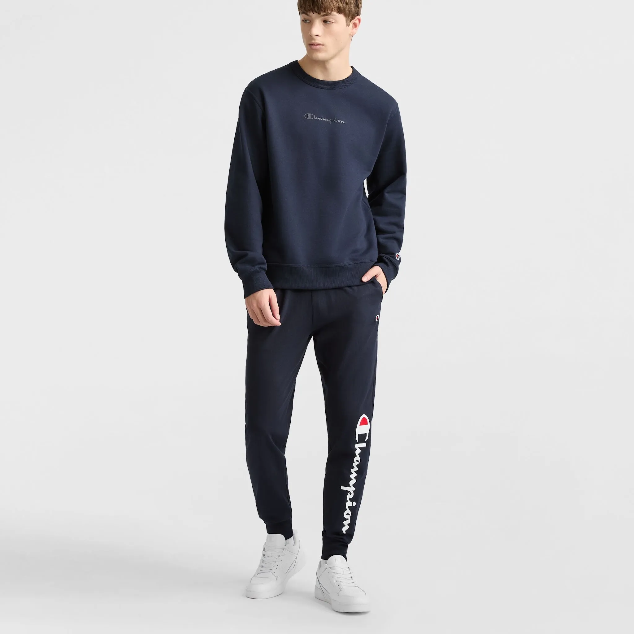 Powerblend Crewneck Sweatshirt, Tonal Script Logo Urban Street Look
