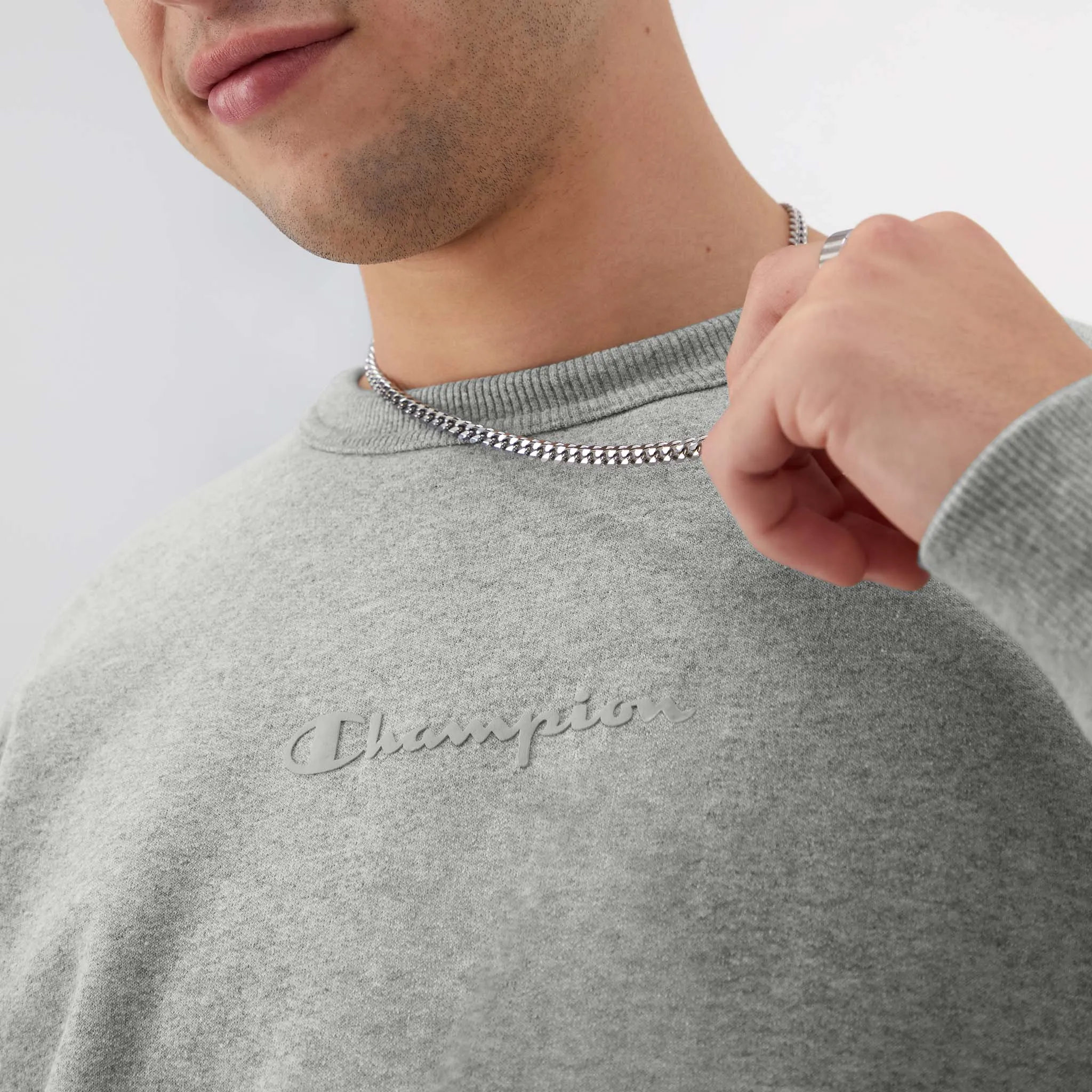 Powerblend Crewneck Sweatshirt, Tonal Script Logo Urban Street Look