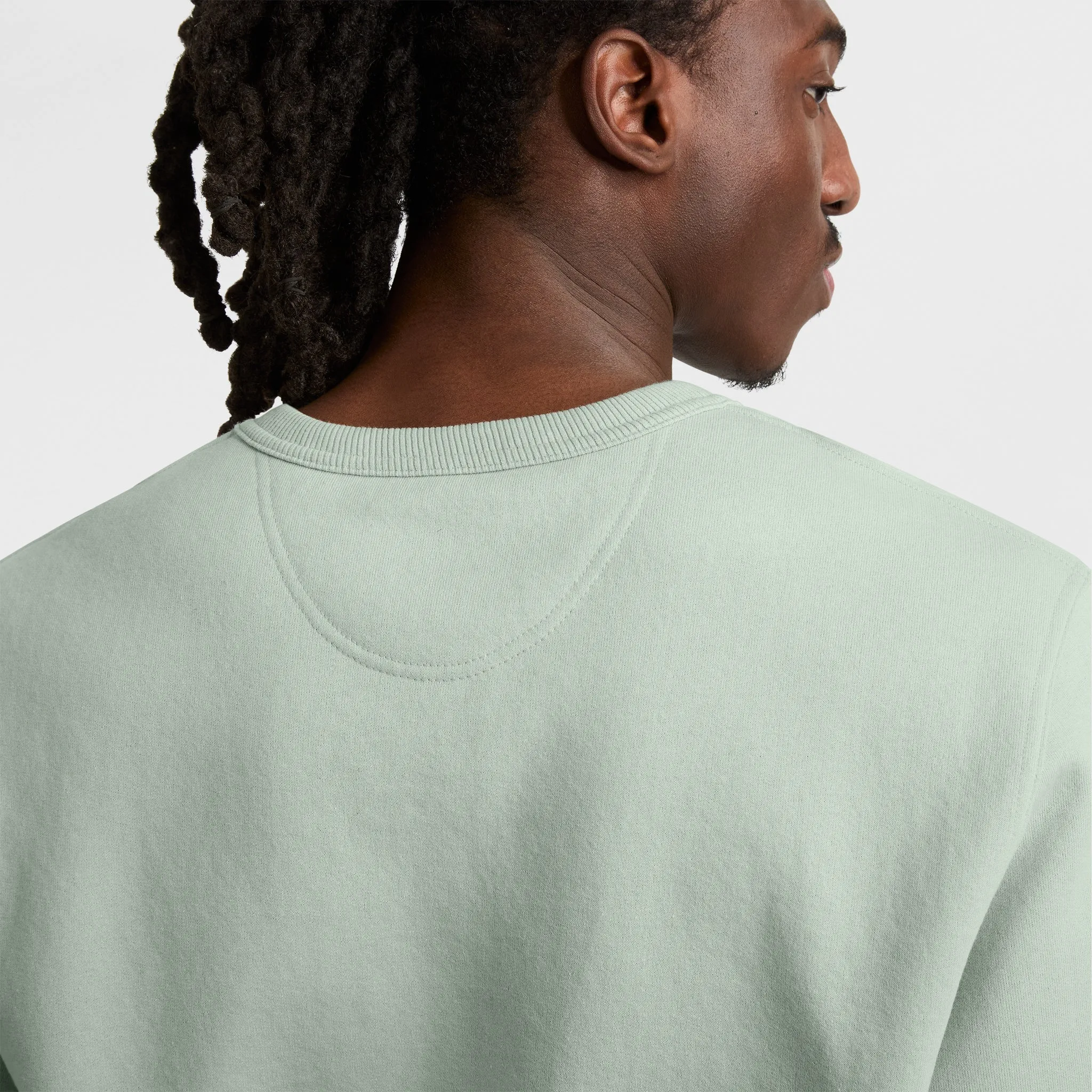 Powerblend Crewneck Sweatshirt, Tonal Script Logo Urban Street Look