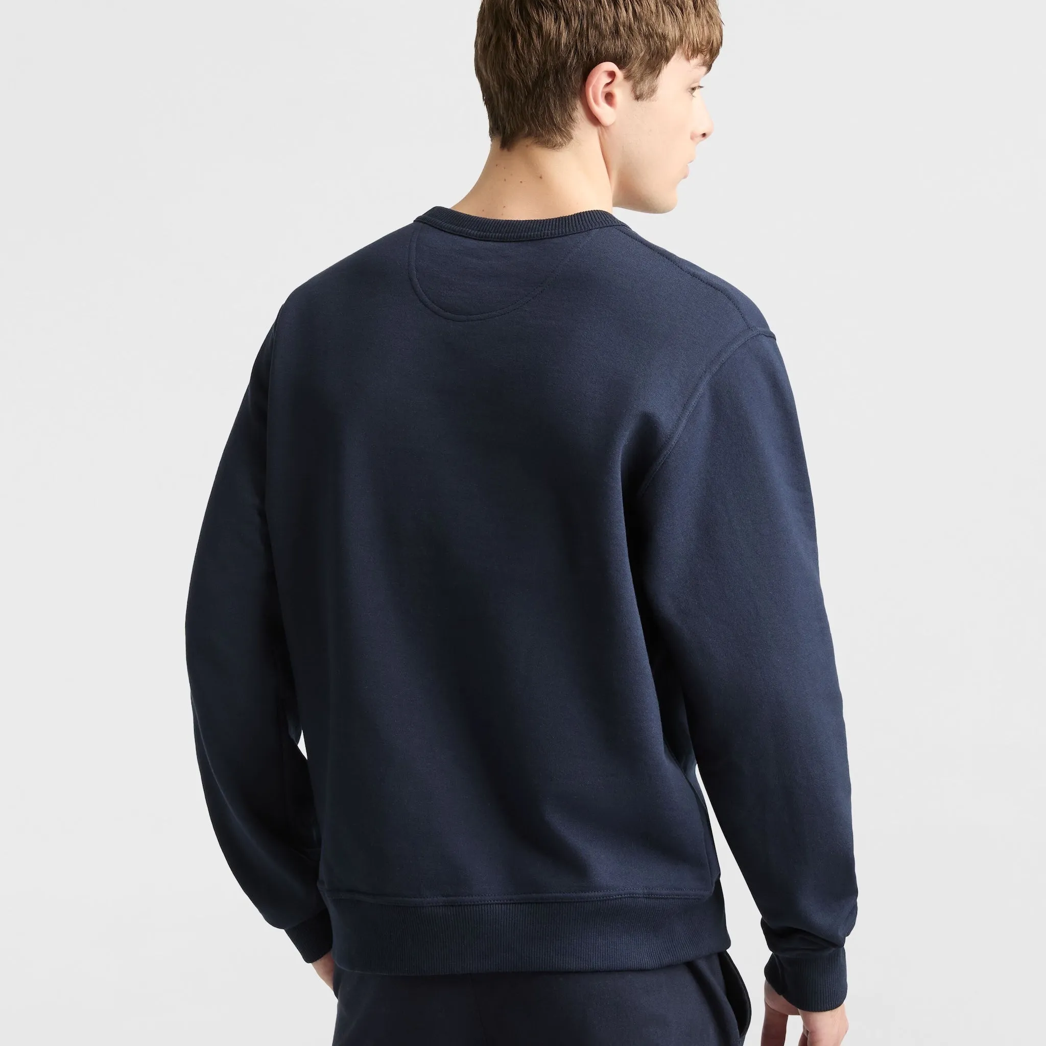 Powerblend Crewneck Sweatshirt, Tonal Script Logo Urban Street Look