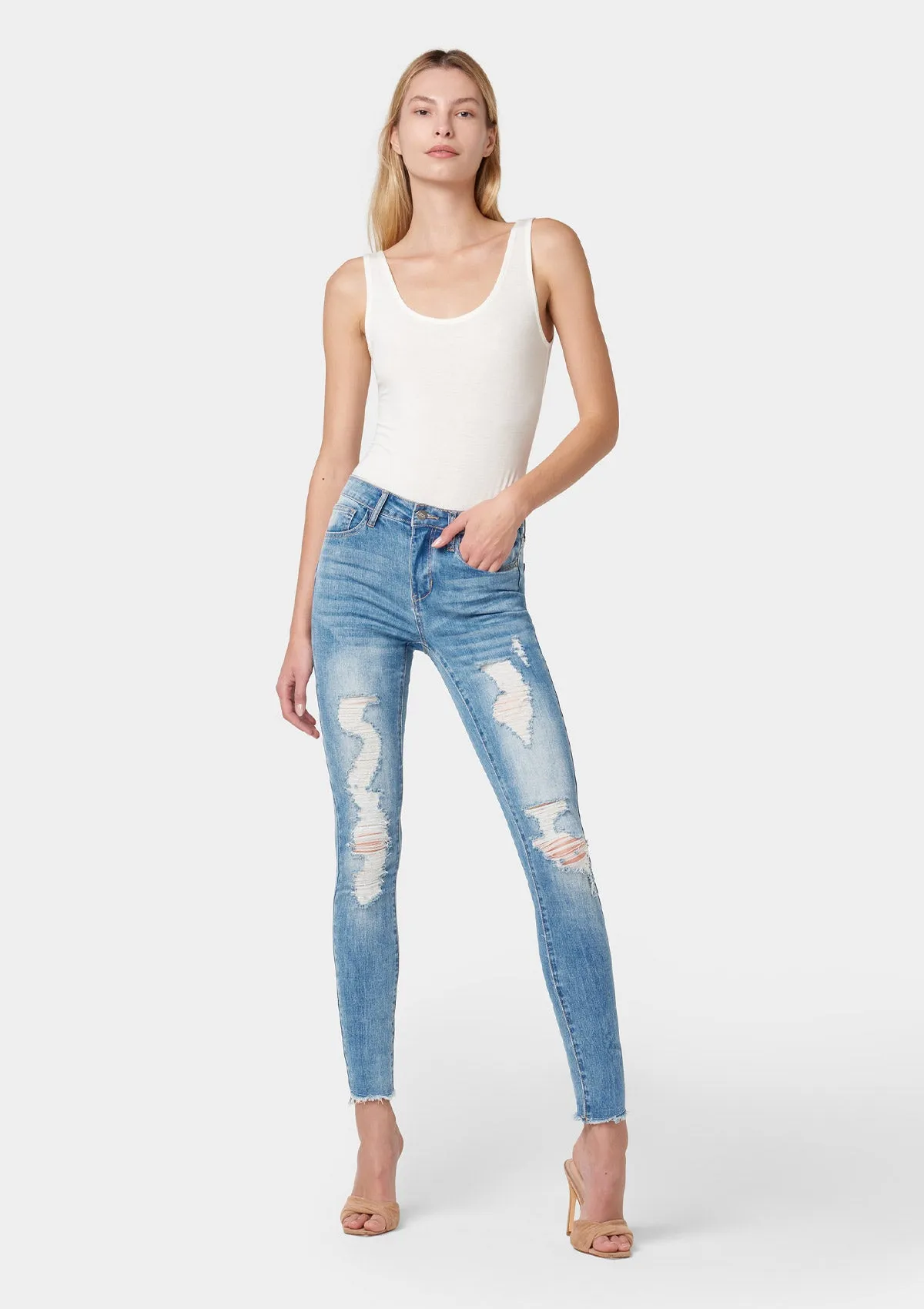 Tall Daniela Distressed Jeans Smart & Chic Outfit