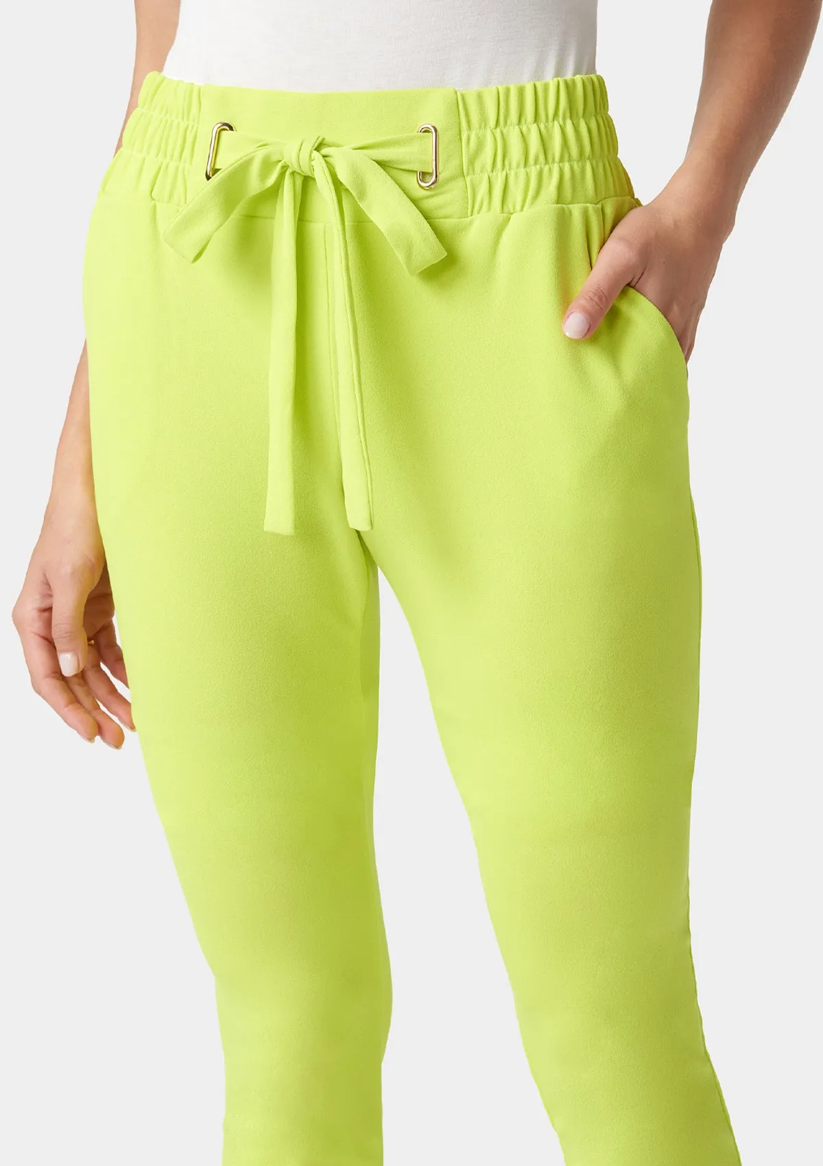 Tall Tianna Tie Waist Crepe Joggers Smart & Chic Outfit