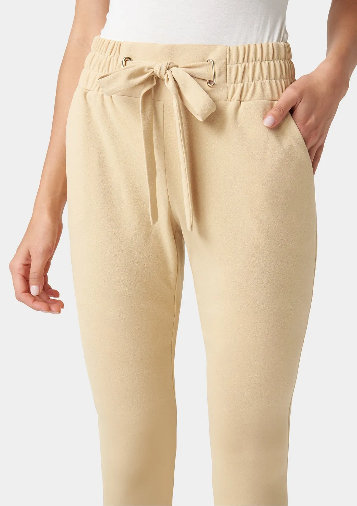 Tall Tianna Tie Waist Crepe Joggers Smart & Chic Outfit
