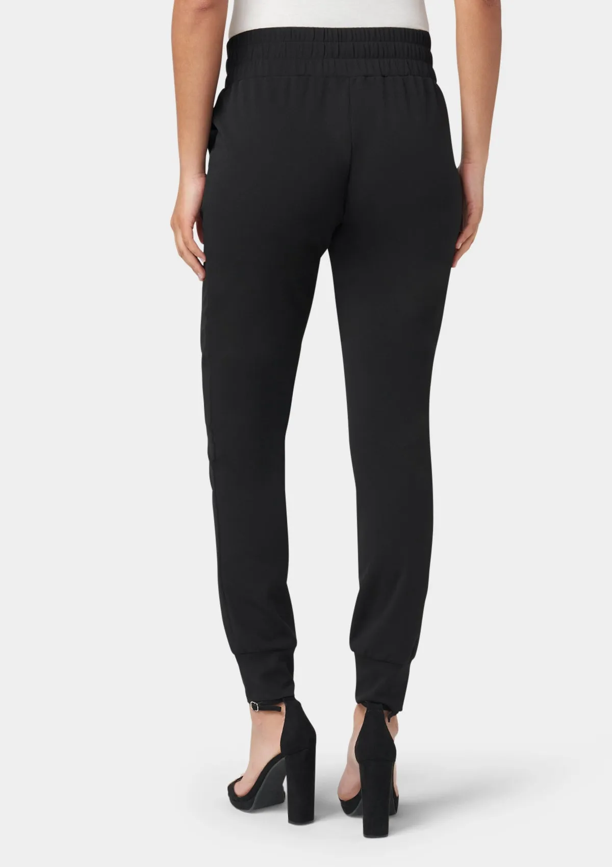 Tall Tianna Tie Waist Crepe Joggers Smart & Chic Outfit