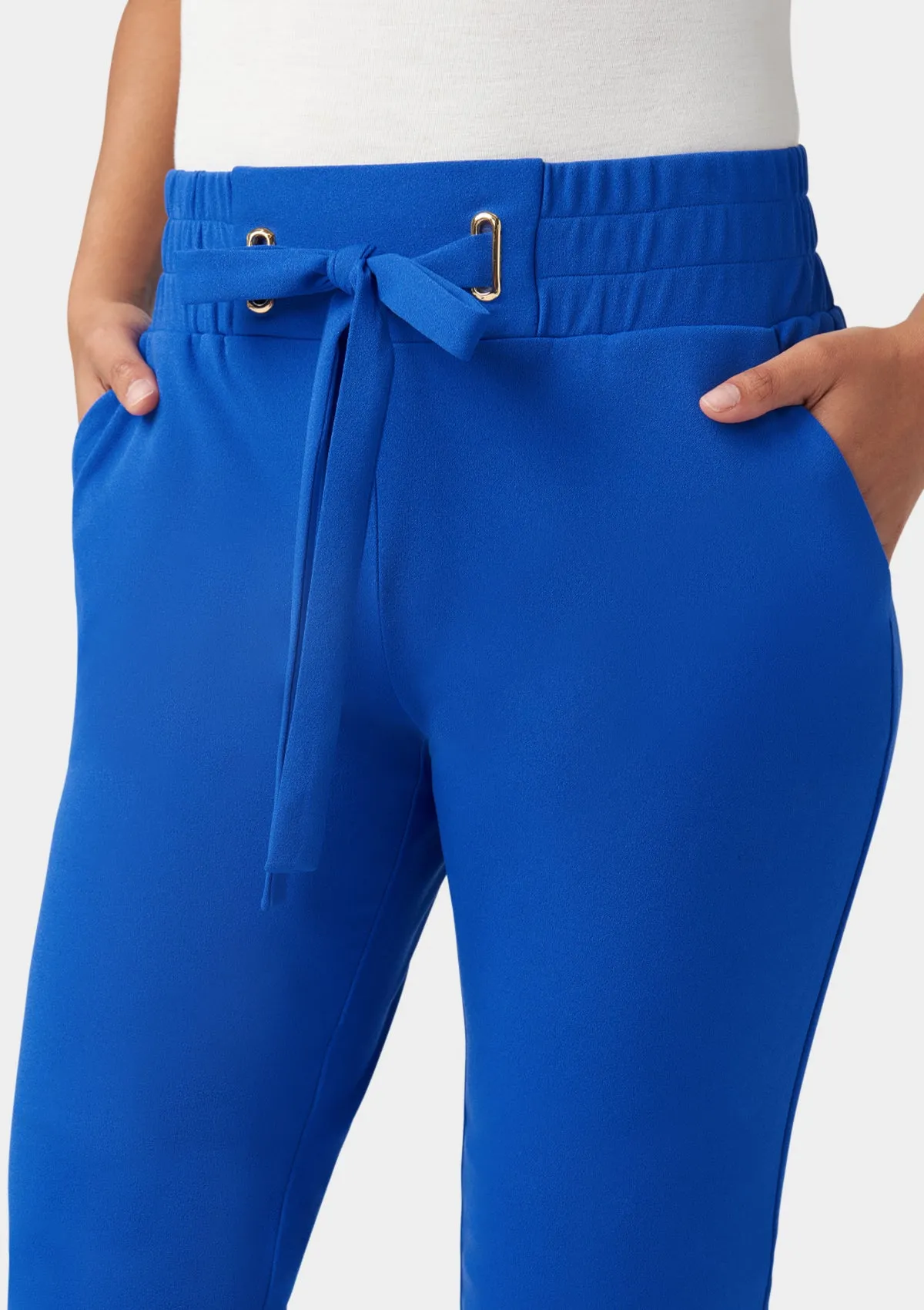 Tall Tianna Tie Waist Crepe Joggers Smart & Chic Outfit