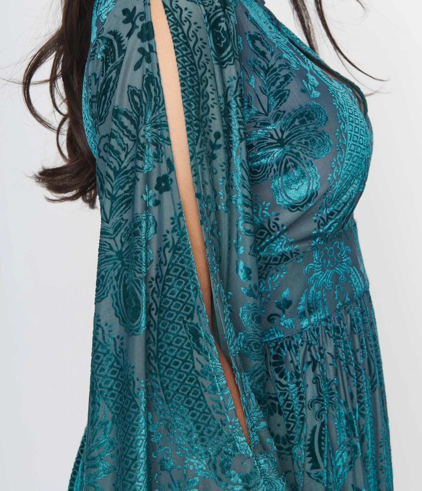 Unique Vintage Emerald Floral Fringe Flutter Sleeve Caftan Casual Everyday Look