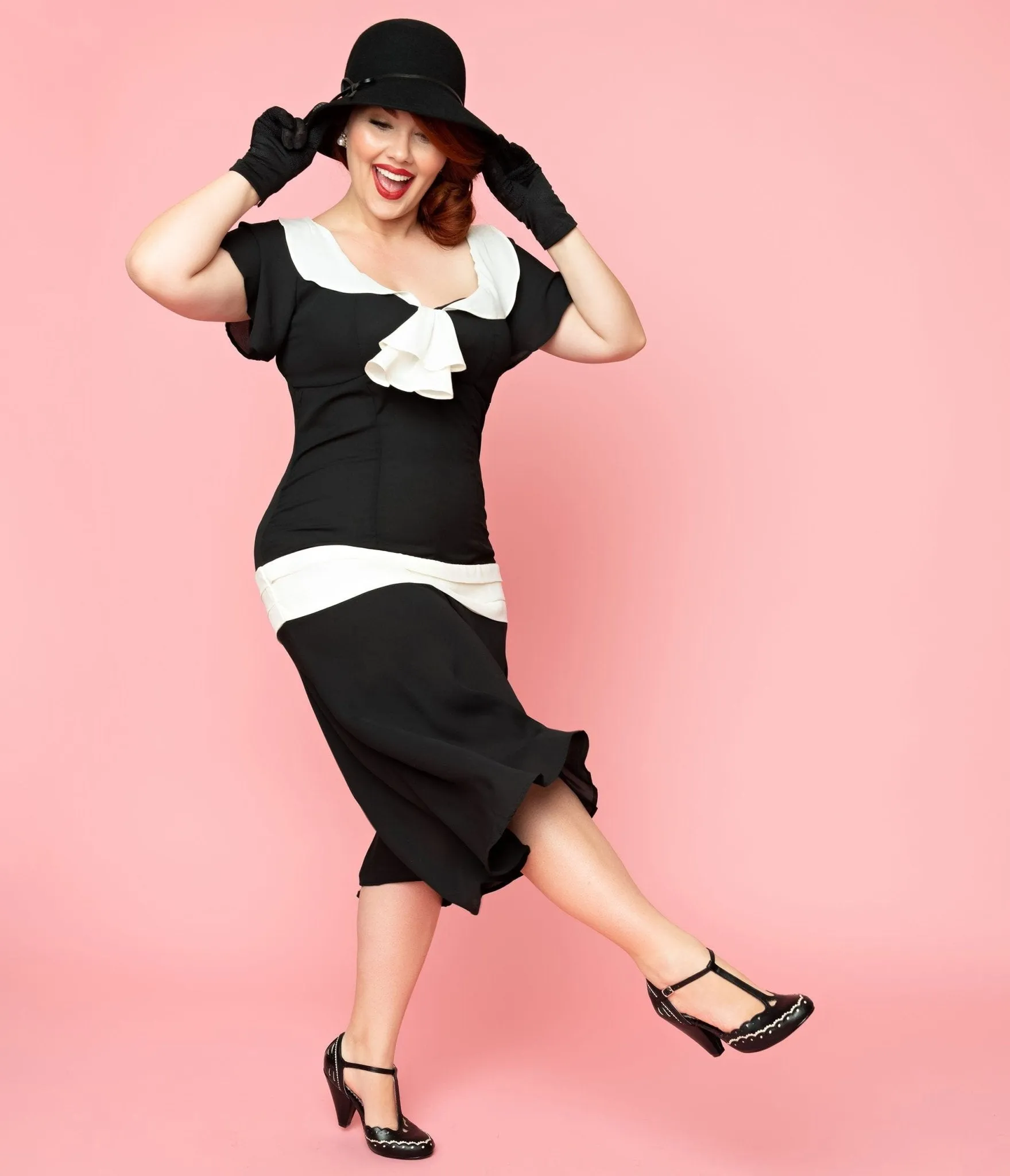 Unique Vintage Plus Size 1920s Black & Cream Wilshire Flapper Day Dress Casual Everyday Look
