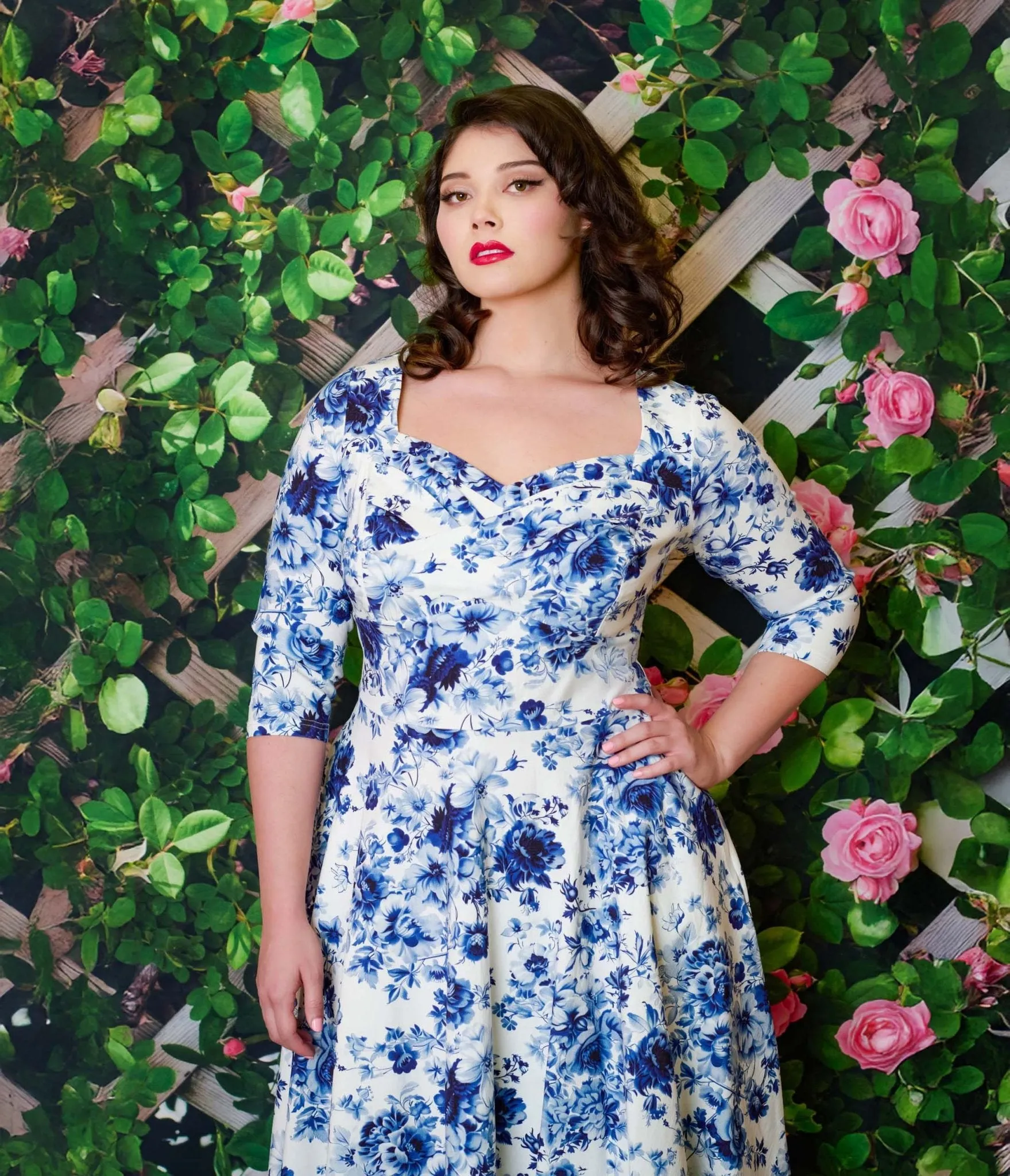 Unique Vintage Plus Size 1950s White & Blue Floral Pleated Bust Swing Dress Casual Everyday Look