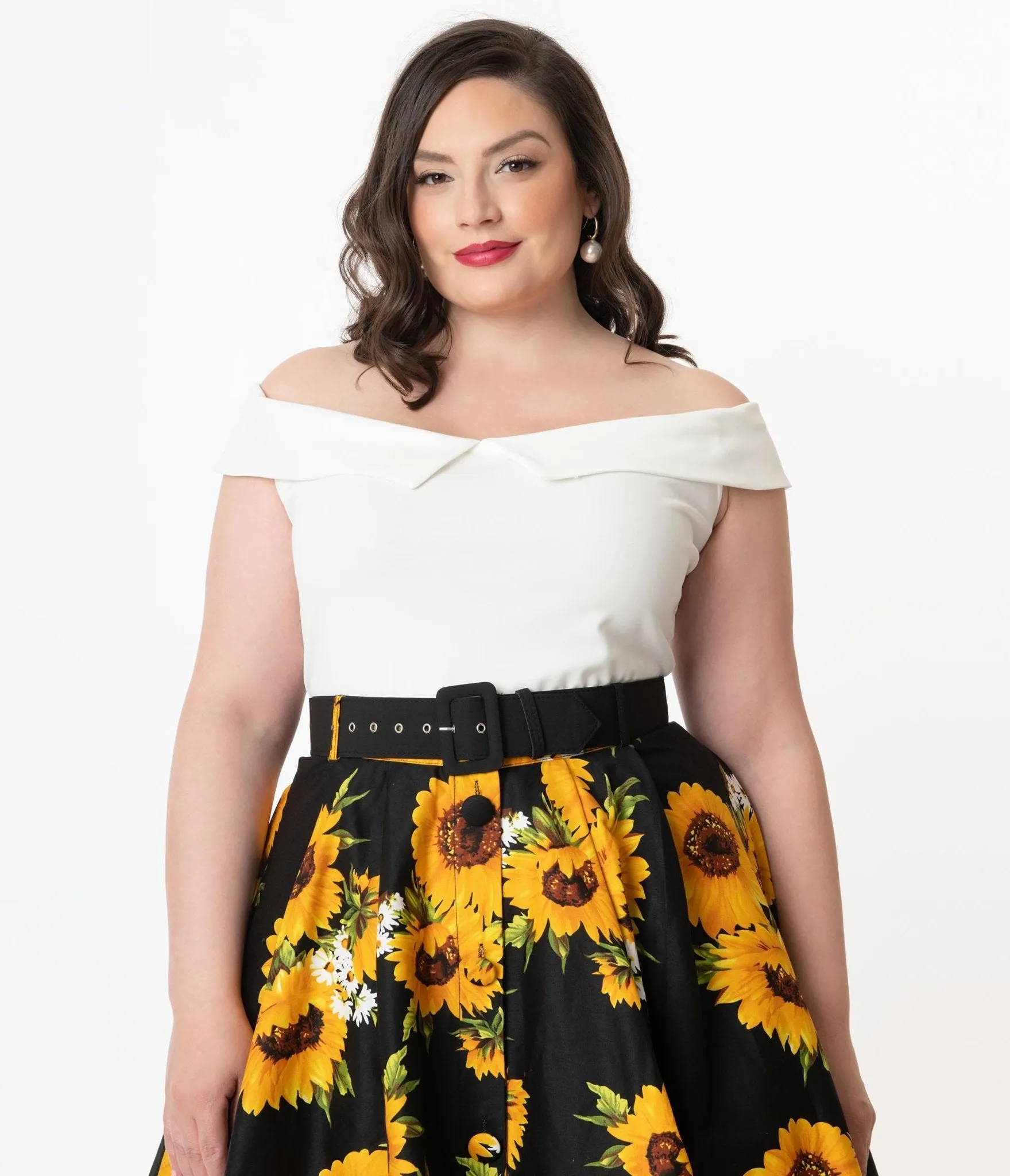 Unique Vintage Plus Size 1960s White Maraschino Top Easy Date Night