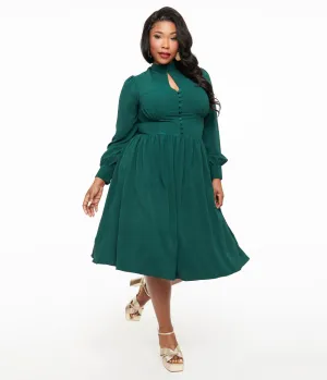 Unique Vintage Plus Size 1970s Hunter Green Keyhole Swing Dress Casual Everyday Look