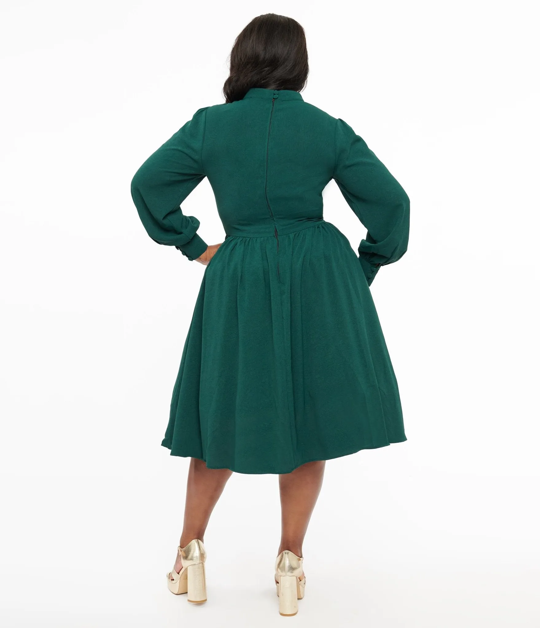 Unique Vintage Plus Size 1970s Hunter Green Keyhole Swing Dress Casual Everyday Look