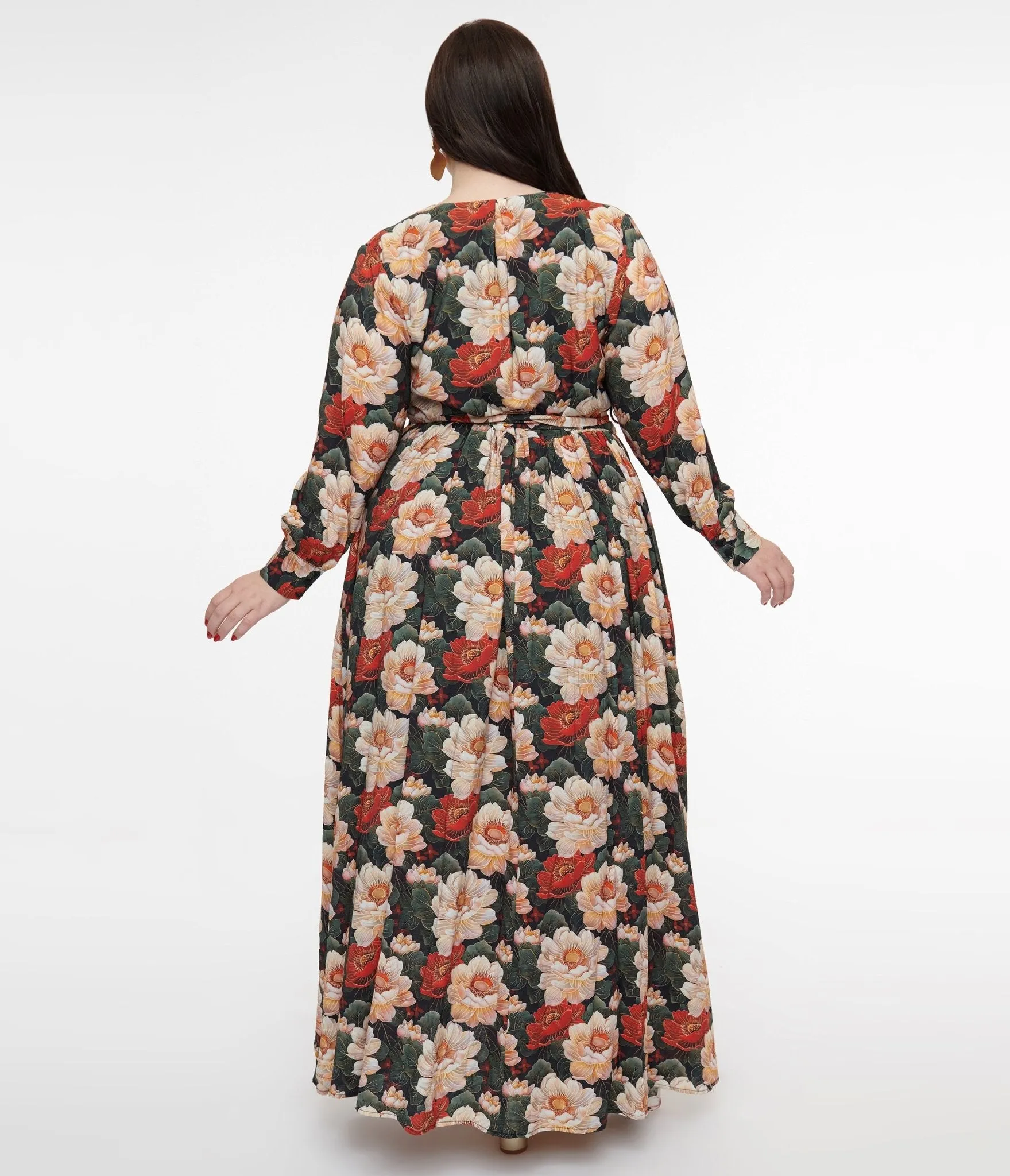 Unique Vintage Plus Size 1970s White & Red Floral Farrah Maxi Dress Casual Everyday Look