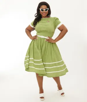 Unique Vintage Plus Size Green & White Butterfly Brooch Swing Dress Casual Everyday Look