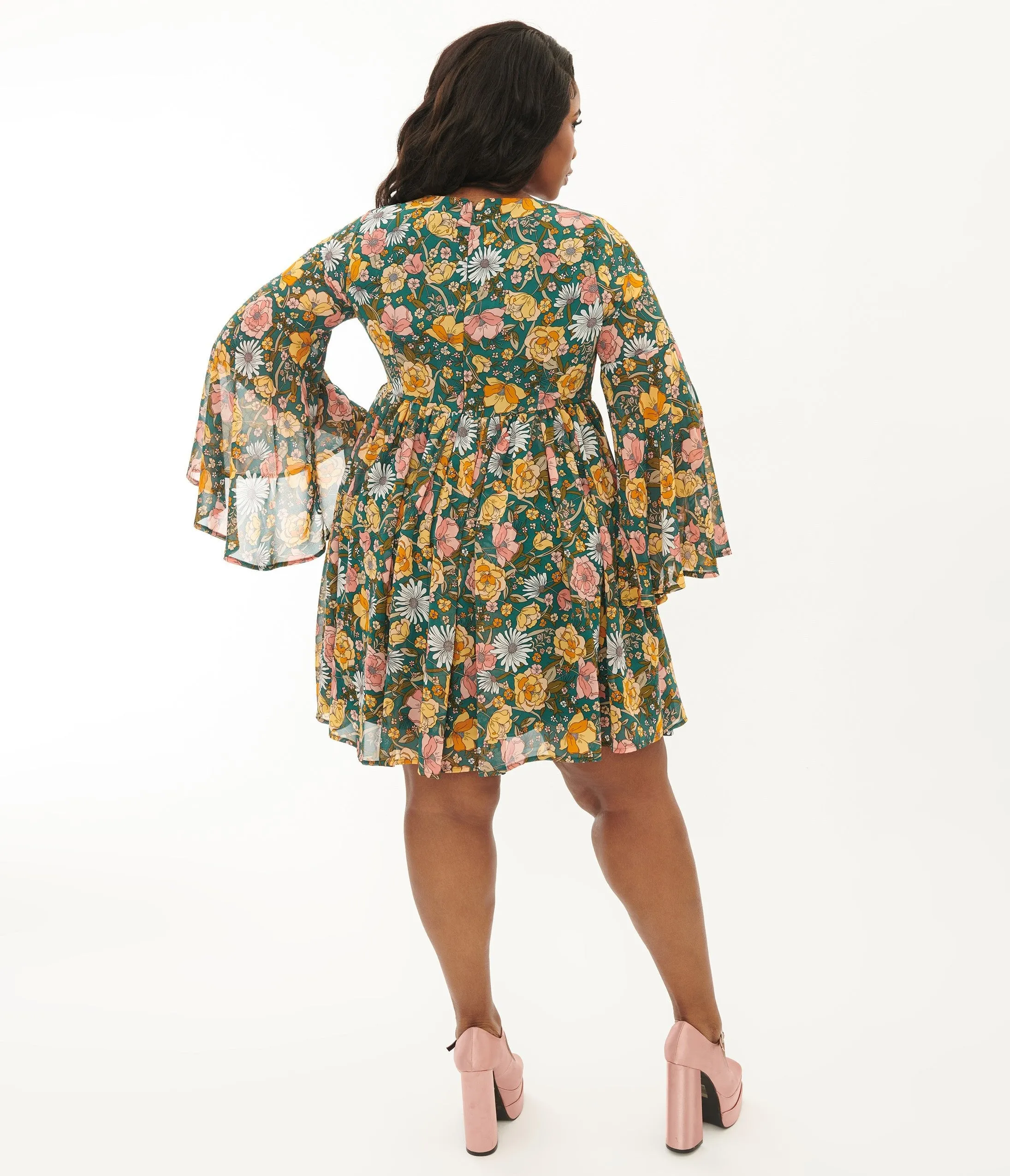 Unique Vintage Plus Size Hunter Green Floral Empire Waist Dress Casual Everyday Look