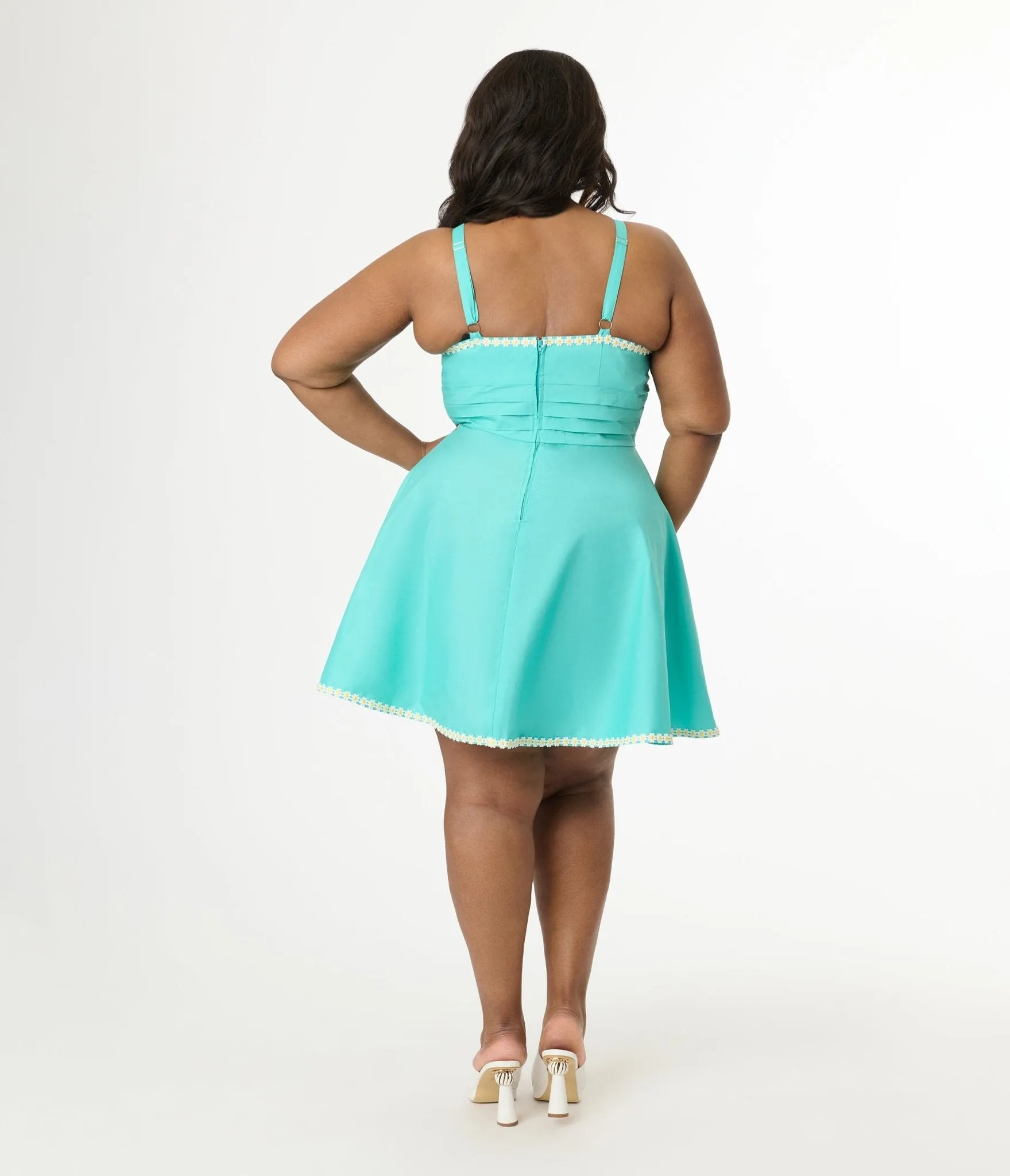 Unique Vintage Plus Size Seafoam Green & Daisy Cotton Flare Dress Casual Everyday Look